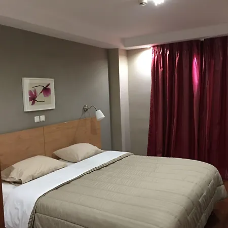 Athina Airport Szálloda 3*