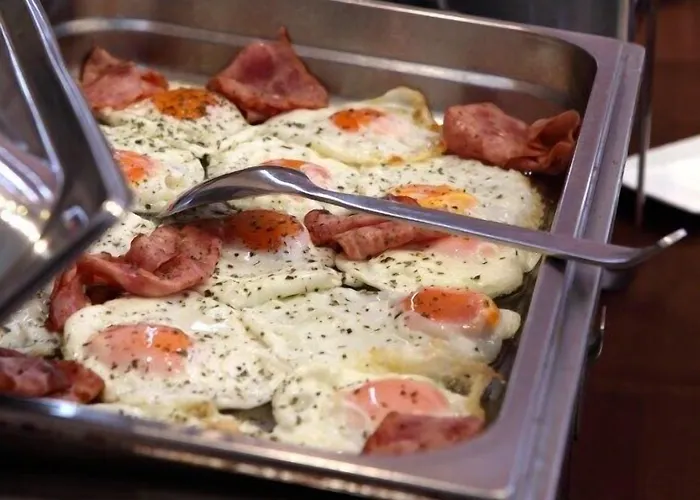 Hotell Athina Airport 3*